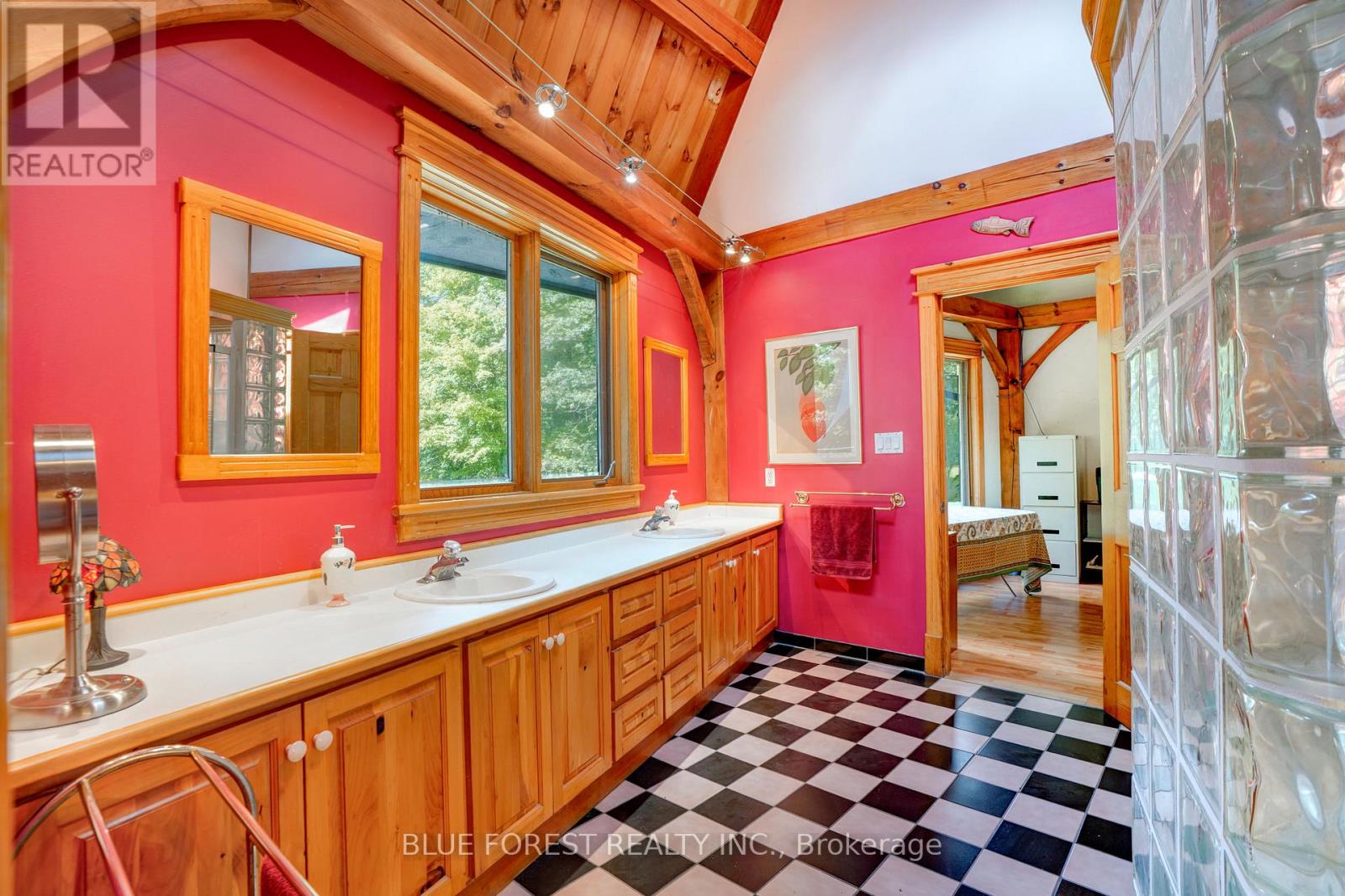 33402 First Line, Southwold, Ontario  N0L 1P0 - Photo 36 - X12687238