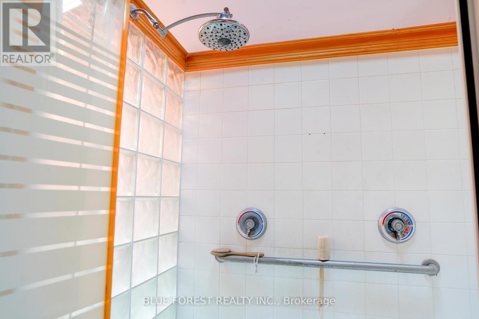 33402 First Line, Southwold, Ontario  N0L 1P0 - Photo 37 - X12687238