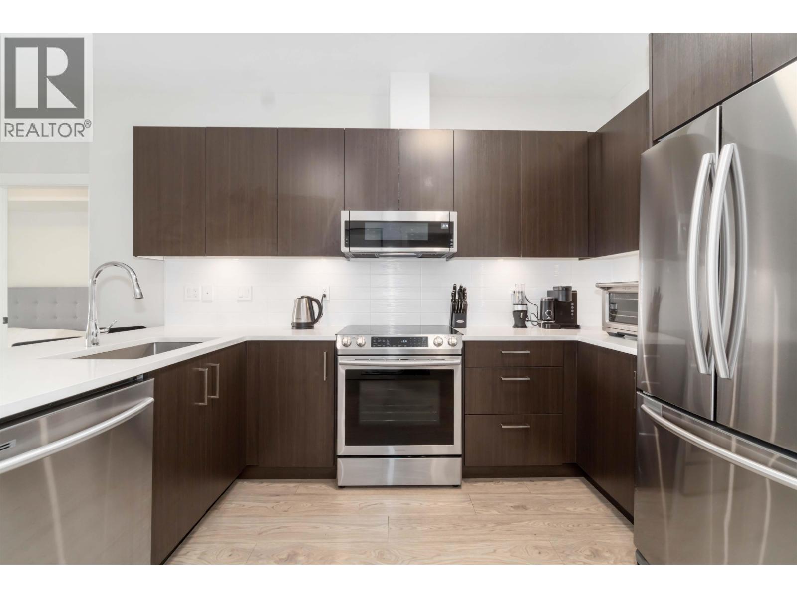 409 1633 Tatlow Avenue, North Vancouver, British Columbia  V7P 2Z8 - Photo 2 - R3078133