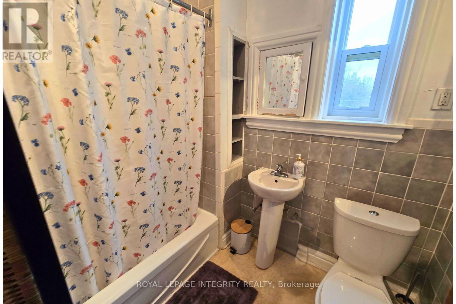 297 1/2 Crichton Street, Ottawa, Ontario  K1M 1W3 - Photo 10 - X12687068
