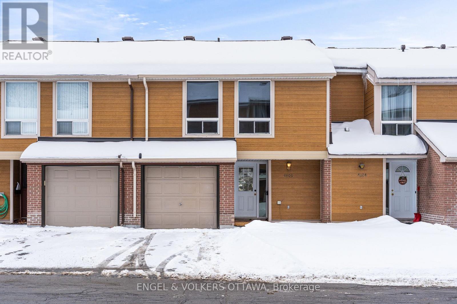 11 - 4606 Carrington Place, Ottawa, Ontario  K1B 4P9 - Photo 1 - X12687100