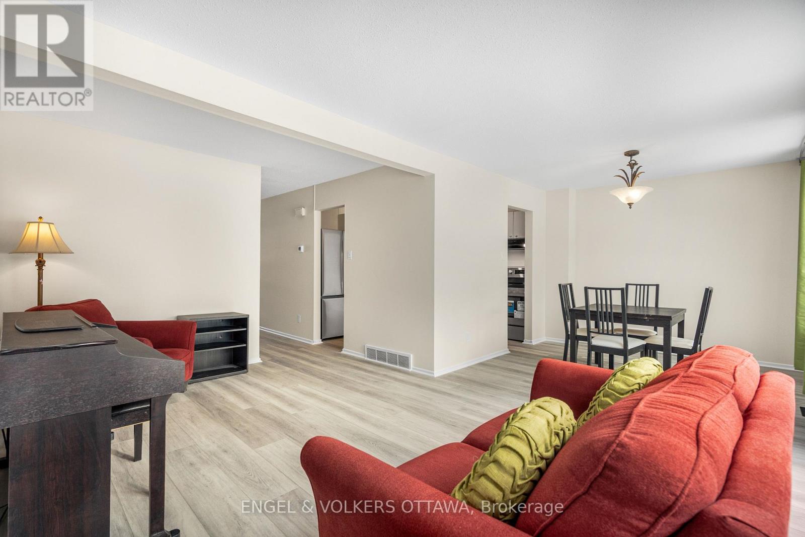 11 - 4606 Carrington Place, Ottawa, Ontario  K1B 4P9 - Photo 10 - X12687100