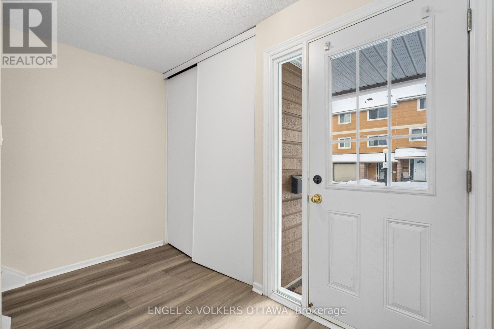 11 - 4606 Carrington Place, Ottawa, Ontario  K1B 4P9 - Photo 6 - X12687100