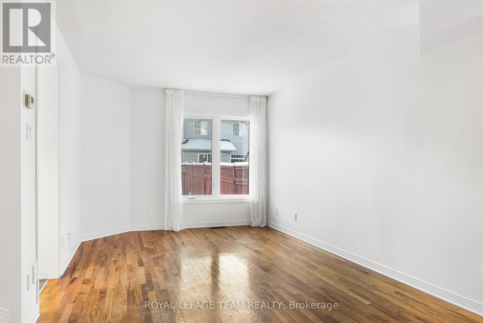 32 Bishops Mills Way, Ottawa, Ontario  K2K 3C1 - Photo 12 - X12687336