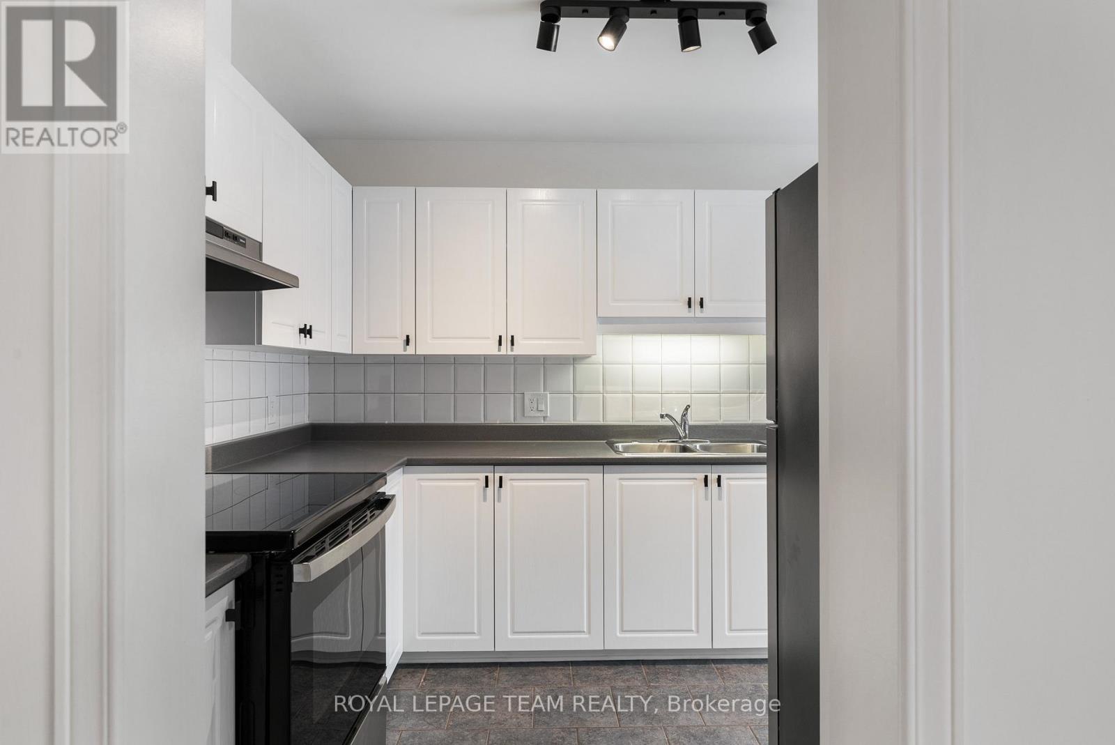 32 Bishops Mills Way, Ottawa, Ontario  K2K 3C1 - Photo 15 - X12687336