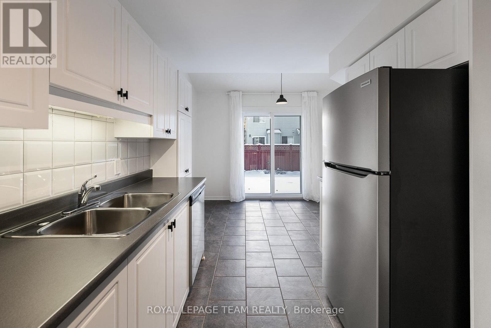 32 Bishops Mills Way, Ottawa, Ontario  K2K 3C1 - Photo 17 - X12687336