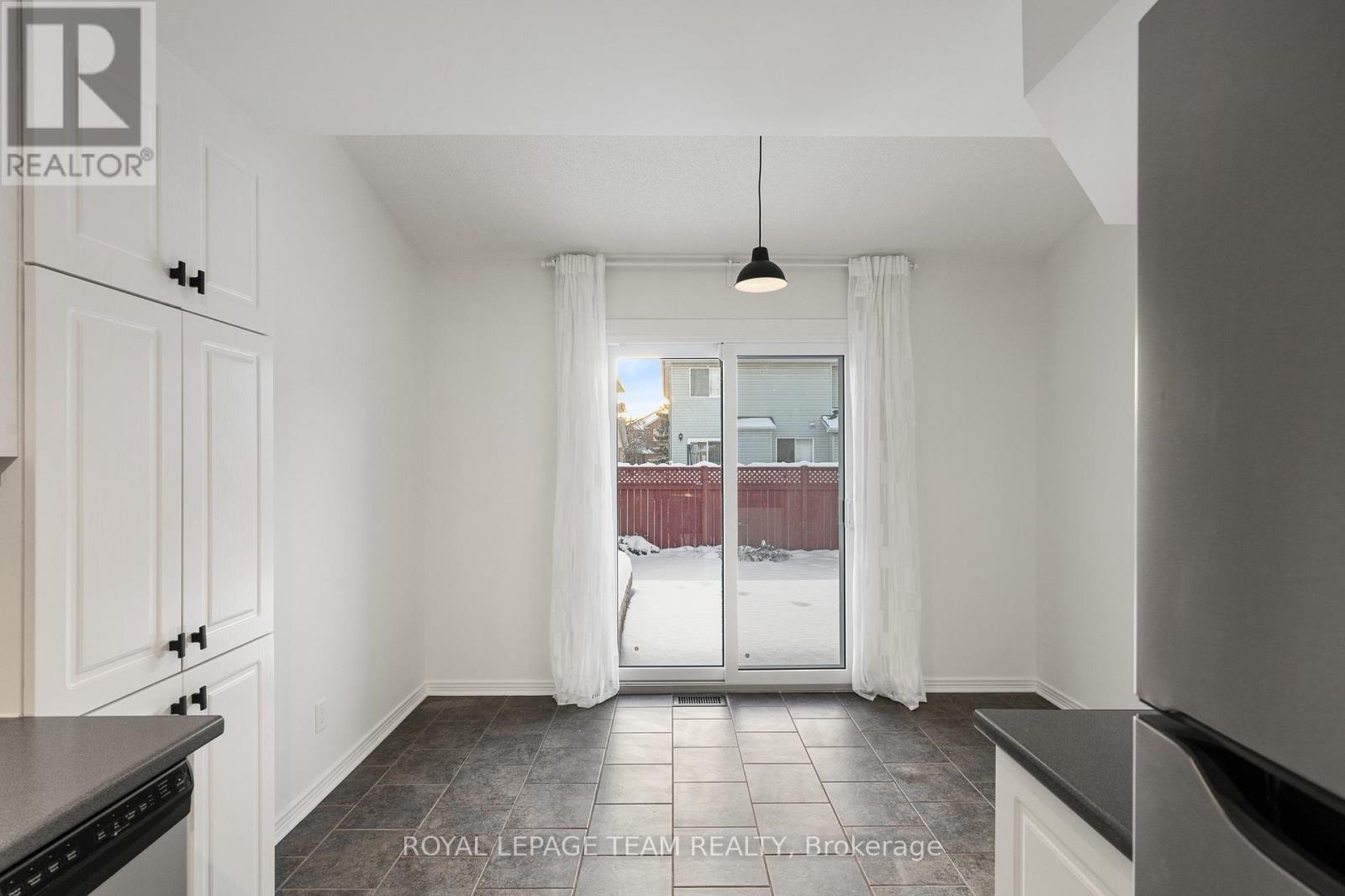 32 Bishops Mills Way, Ottawa, Ontario  K2K 3C1 - Photo 18 - X12687336