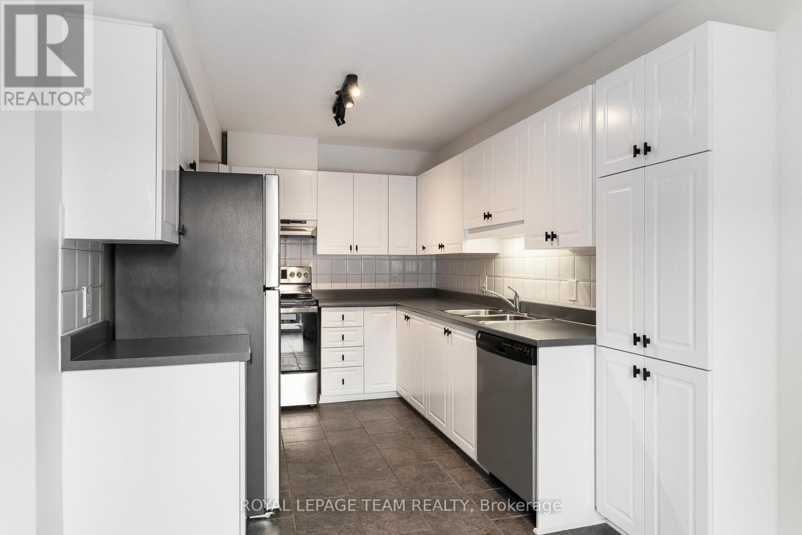 32 Bishops Mills Way, Ottawa, Ontario  K2K 3C1 - Photo 21 - X12687336