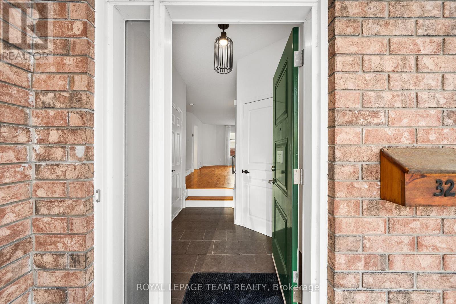 32 Bishops Mills Way, Ottawa, Ontario  K2K 3C1 - Photo 3 - X12687336