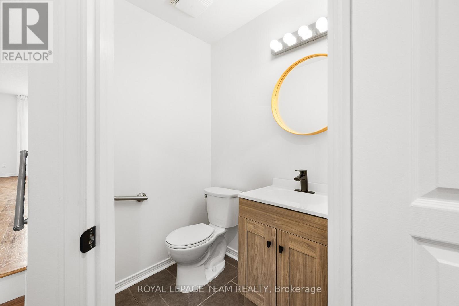 32 Bishops Mills Way, Ottawa, Ontario  K2K 3C1 - Photo 6 - X12687336