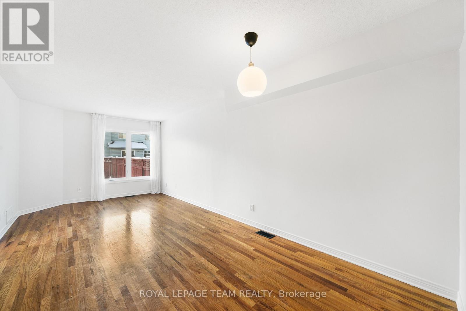 32 Bishops Mills Way, Ottawa, Ontario  K2K 3C1 - Photo 8 - X12687336