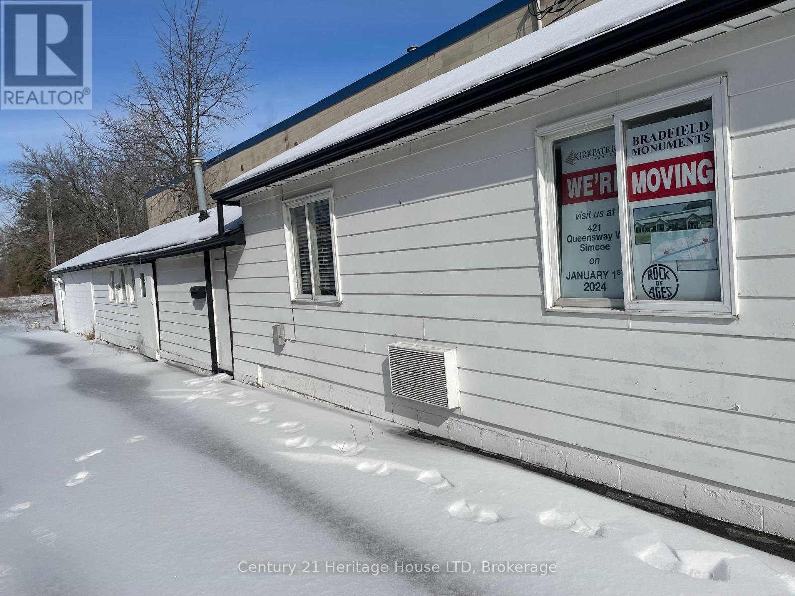 335 Queensway W S, Norfolk, Ontario  N3Y 2M9 - Photo 2 - X12687234