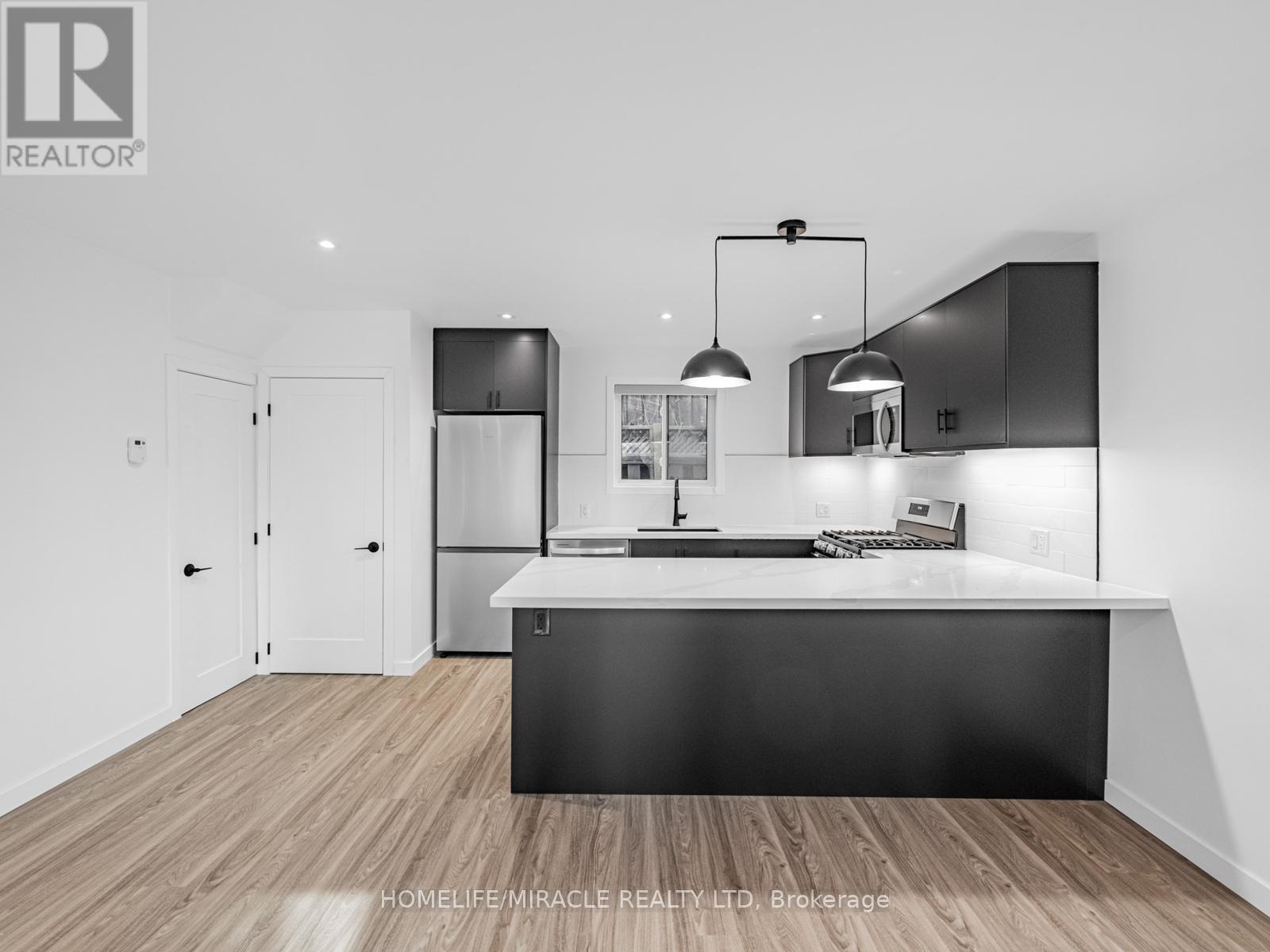 Grdn Suite - 67 Oakmount Road, Toronto, Ontario  M6P 2M3 - Photo 10 - W12637684