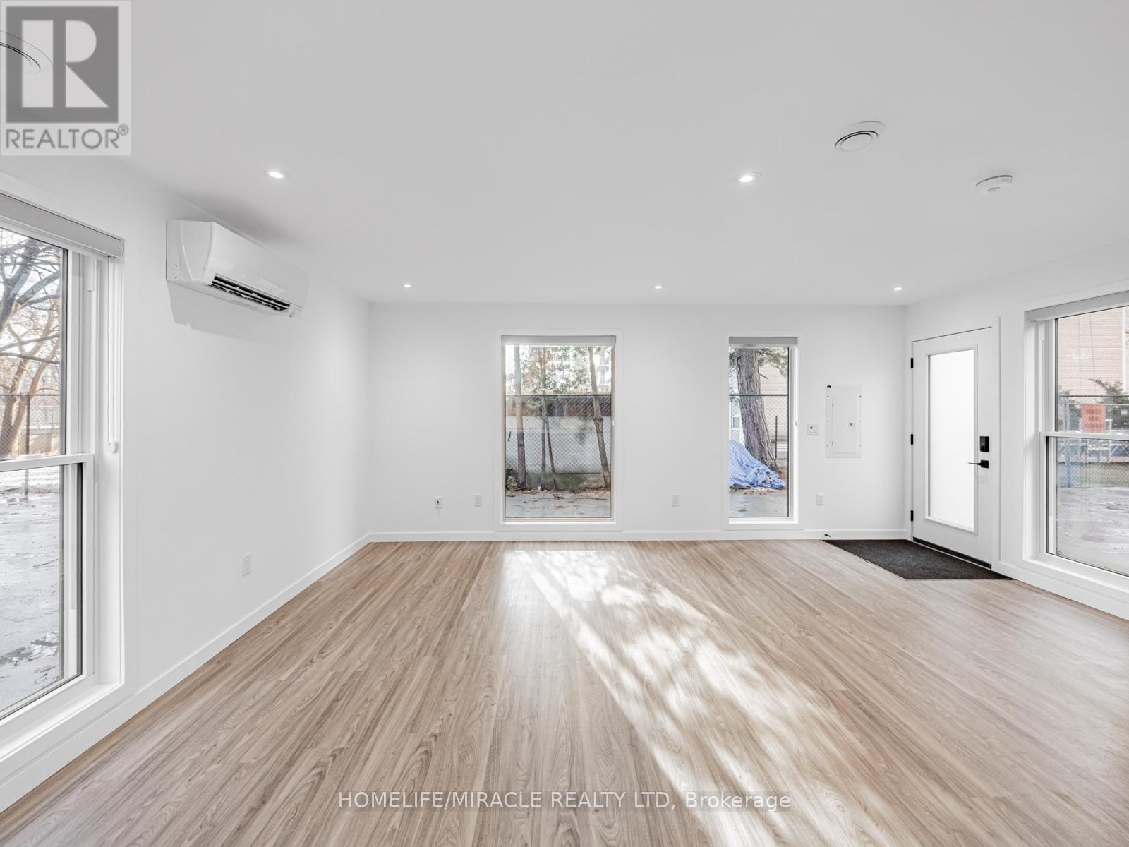 Grdn Suite - 67 Oakmount Road, Toronto, Ontario  M6P 2M3 - Photo 5 - W12637684