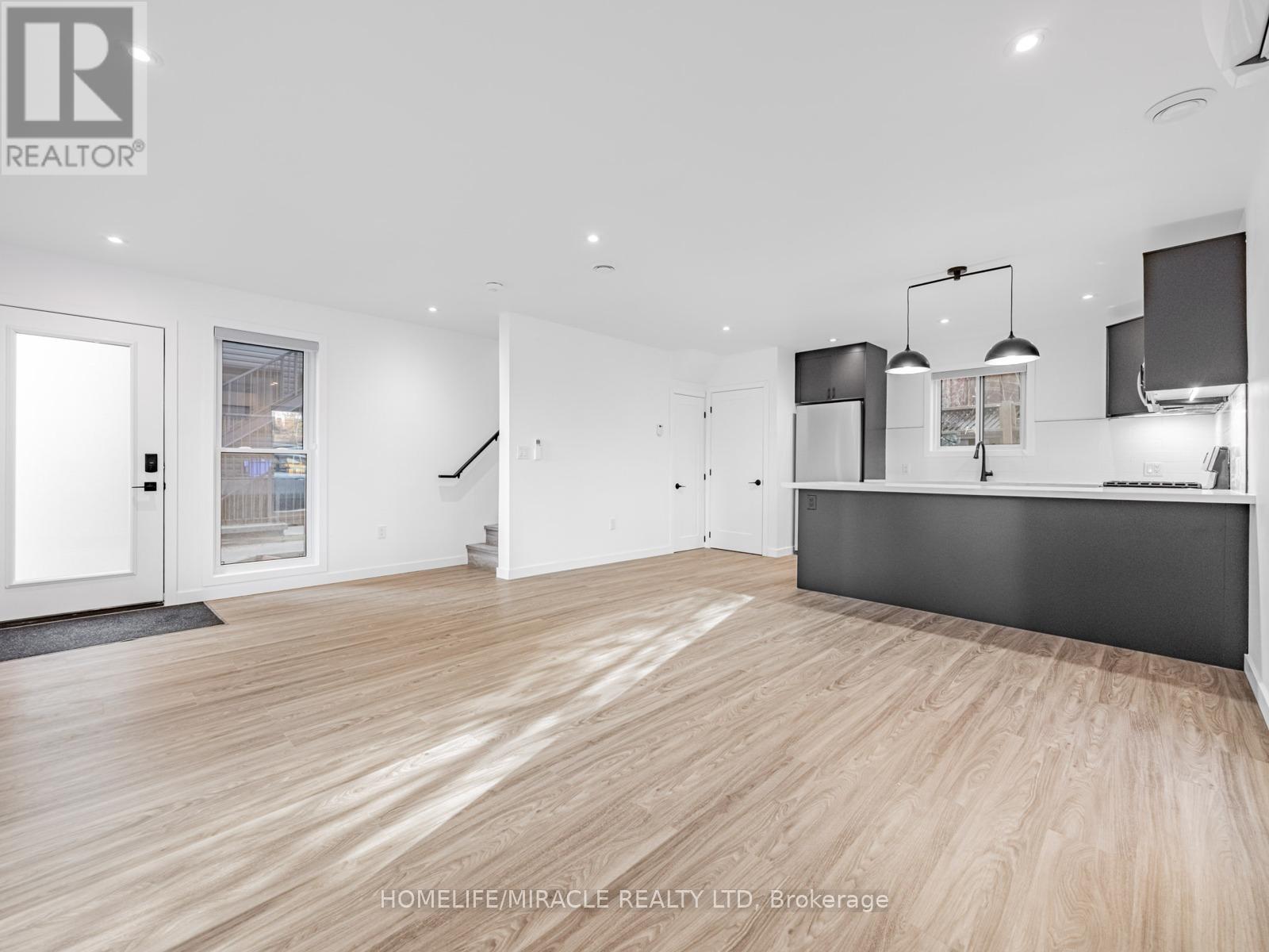 Grdn Suite - 67 Oakmount Road, Toronto, Ontario  M6P 2M3 - Photo 9 - W12637684