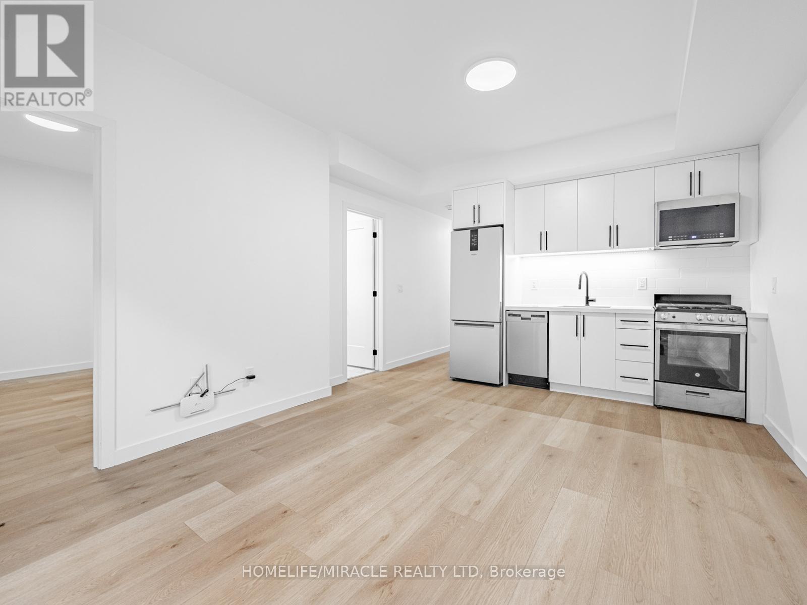 2 - 1103 Dufferin Street, Toronto, Ontario  M6H 4B5 - Photo 10 - W12656512