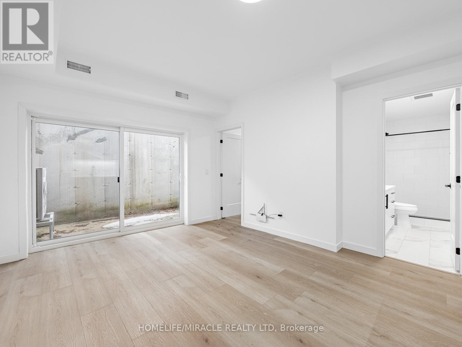 2 - 1103 Dufferin Street, Toronto, Ontario  M6H 4B5 - Photo 12 - W12656512