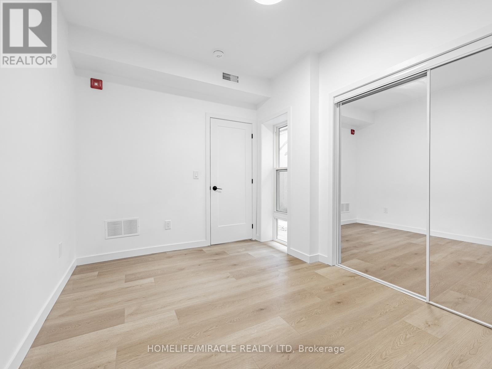 2 - 1103 Dufferin Street, Toronto, Ontario  M6H 4B5 - Photo 13 - W12656512