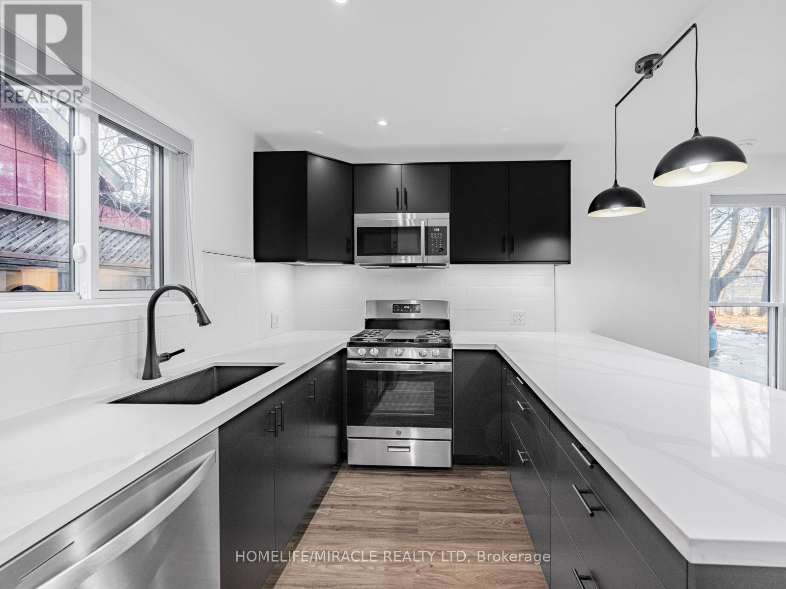 Grdn Suite - 67 Oakmount Road, Toronto, Ontario  M6P 2M3 - Photo 12 - W12637684