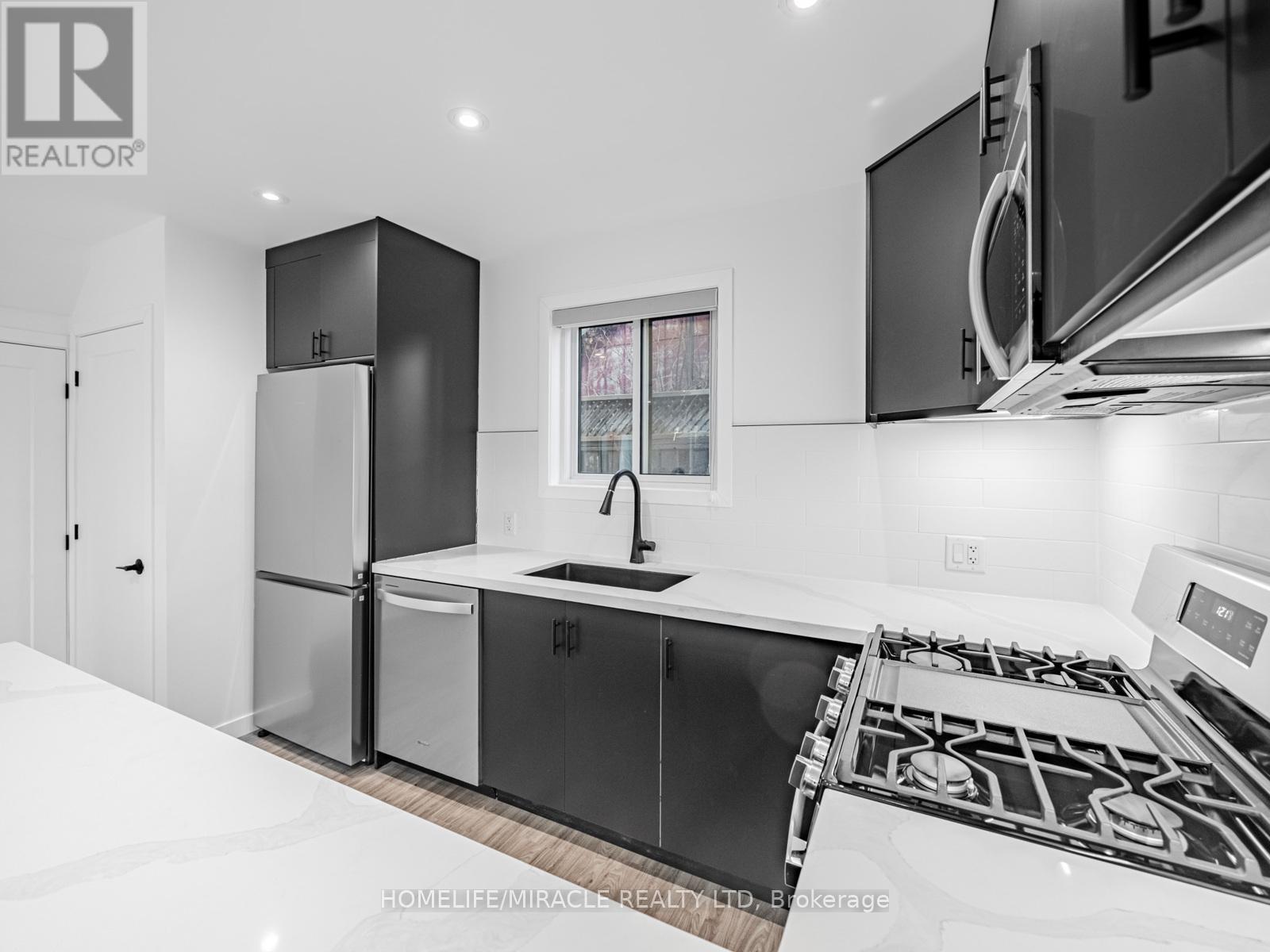 Grdn Suite - 67 Oakmount Road, Toronto, Ontario  M6P 2M3 - Photo 14 - W12637684