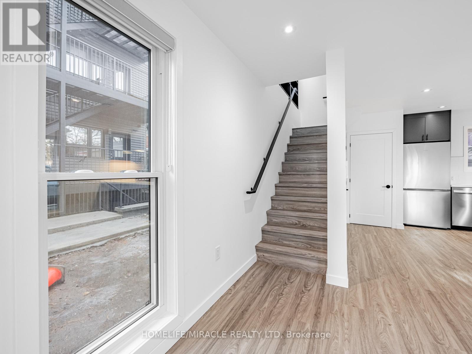 Grdn Suite - 67 Oakmount Road, Toronto, Ontario  M6P 2M3 - Photo 18 - W12637684