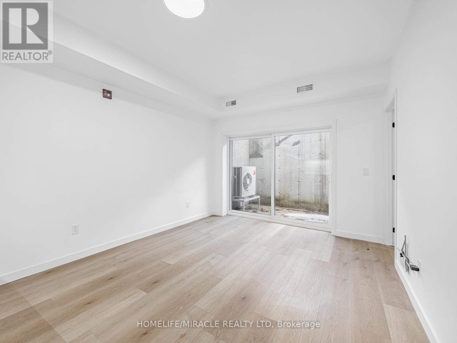 2 - 1103 Dufferin Street, Toronto, Ontario  M6H 4B5 - Photo 11 - W12656512