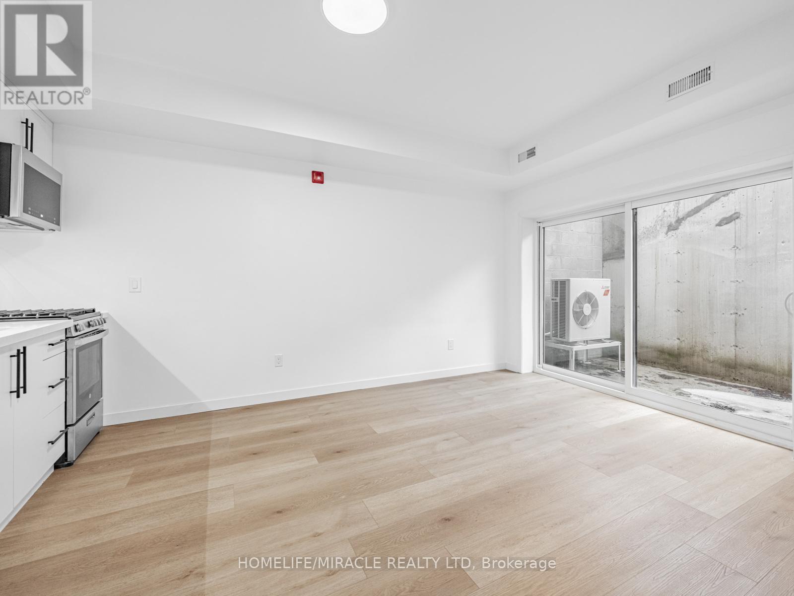 2 - 1103 Dufferin Street, Toronto, Ontario  M6H 4B5 - Photo 7 - W12656512