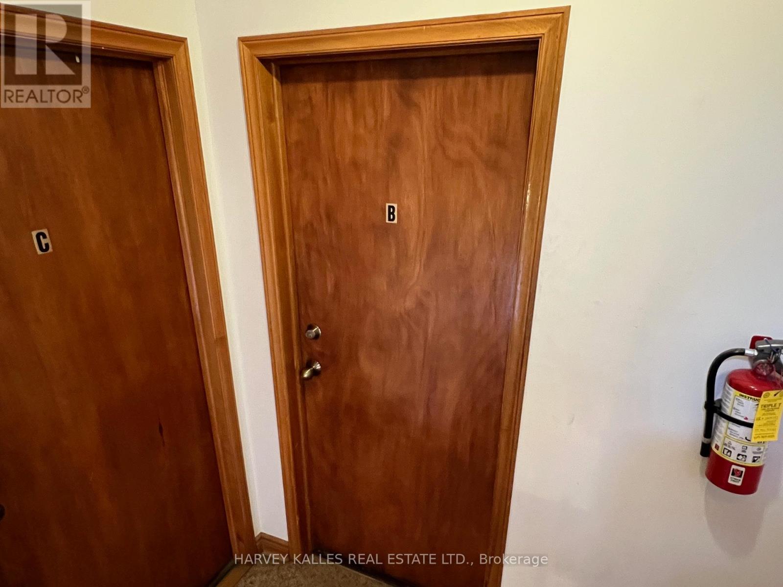 -Apt B - 3 Northcliffe Boulevard, Toronto, Ontario  M6H 3G9 - Photo 10 - W12681490