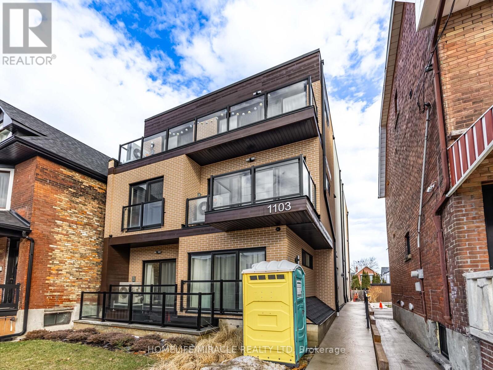 2 - 1103 Dufferin Street, Toronto, Ontario  M6H 4B5 - Photo 3 - W12656512