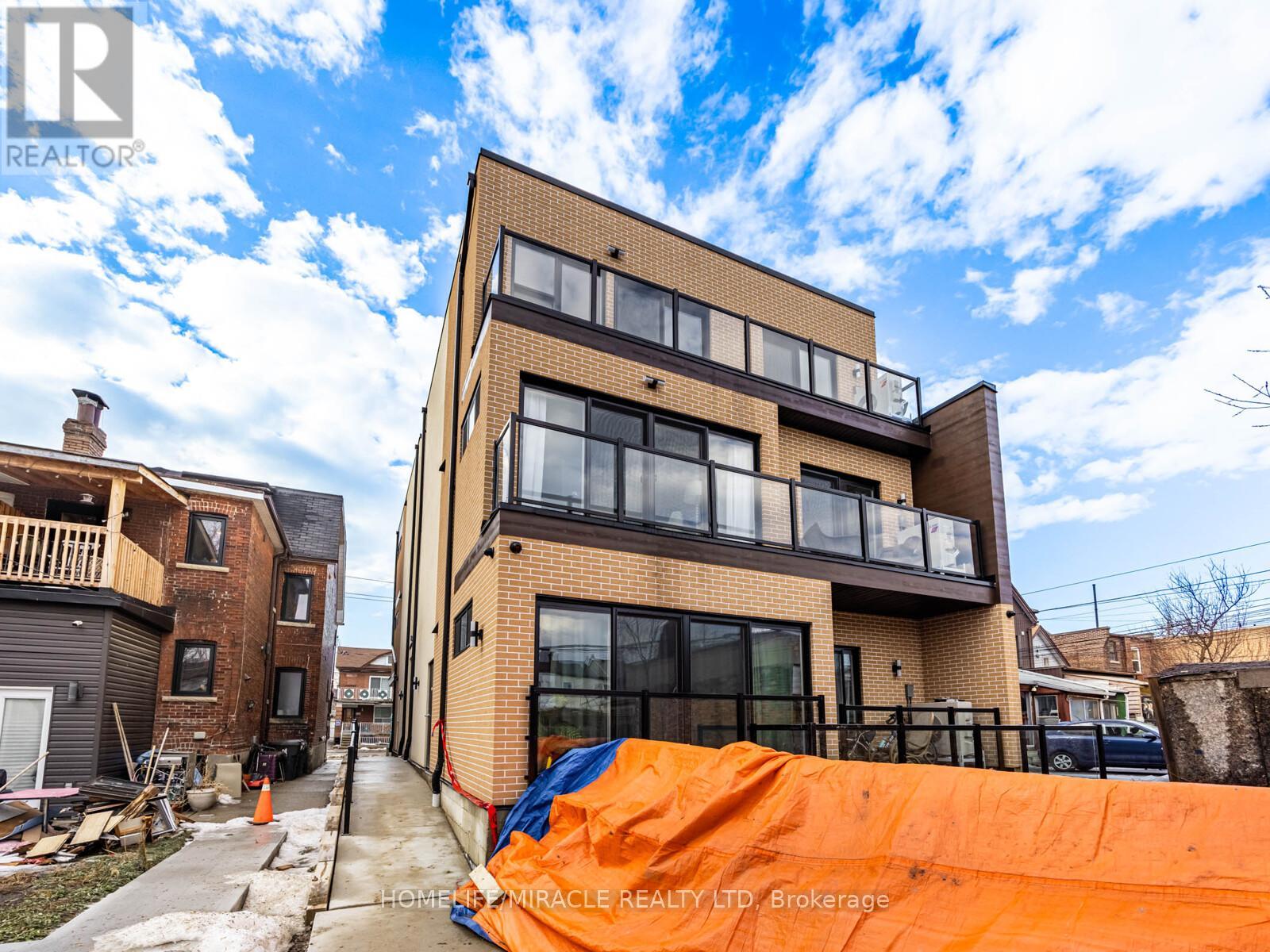 2 - 1103 Dufferin Street, Toronto, Ontario  M6H 4B5 - Photo 25 - W12656512