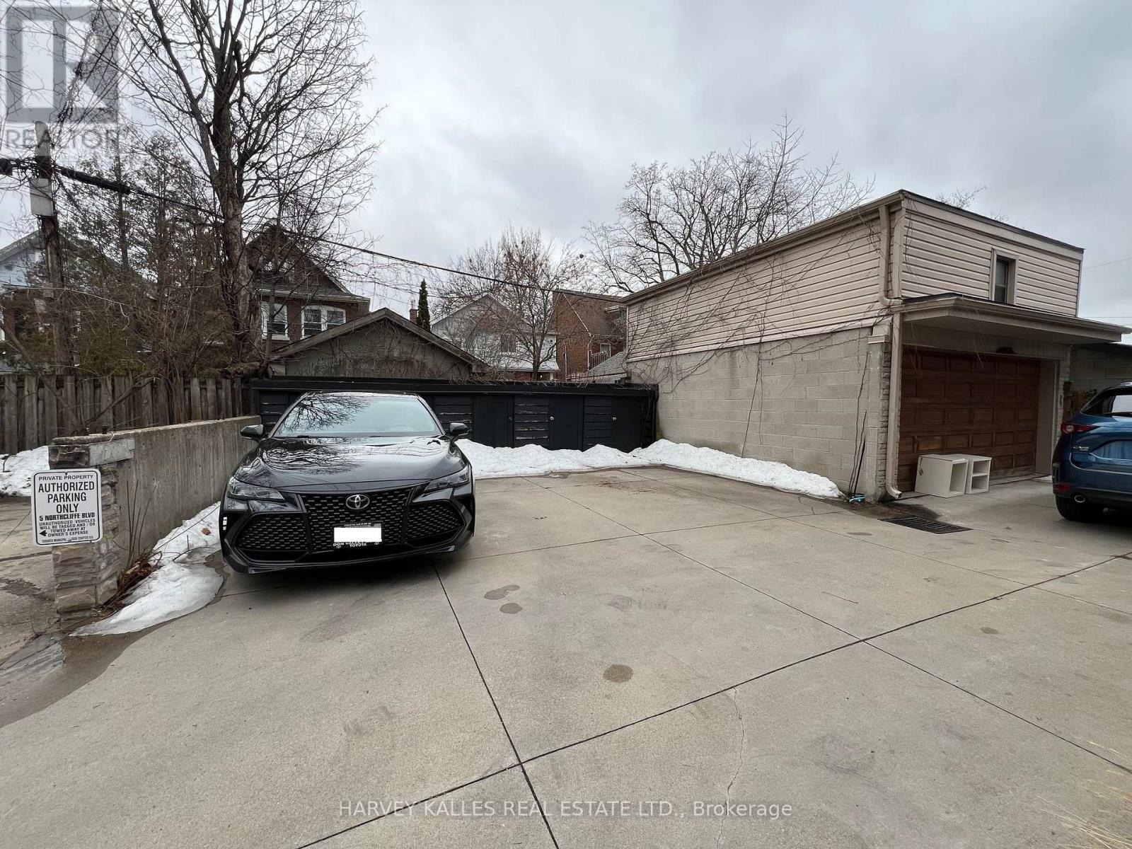 -Apt B - 3 Northcliffe Boulevard, Toronto, Ontario  M6H 3G9 - Photo 13 - W12681490