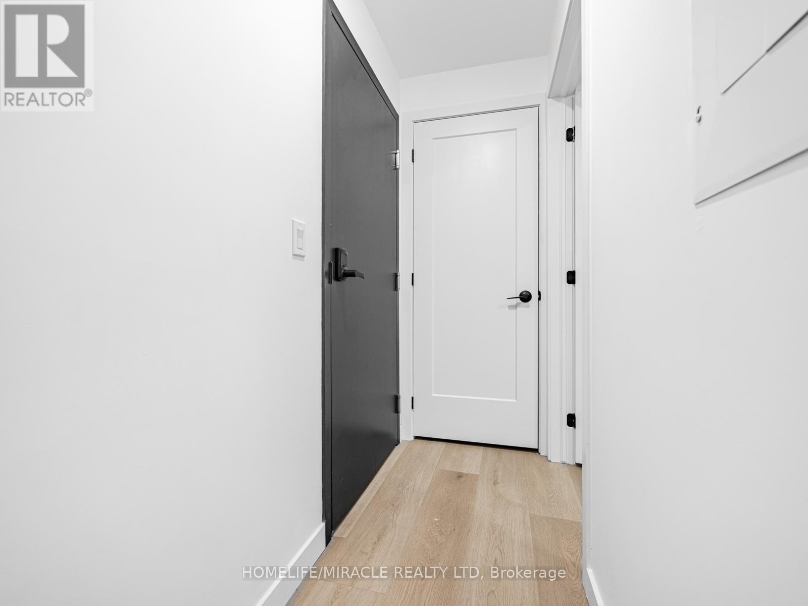 2 - 1103 Dufferin Street, Toronto, Ontario  M6H 4B5 - Photo 4 - W12656512