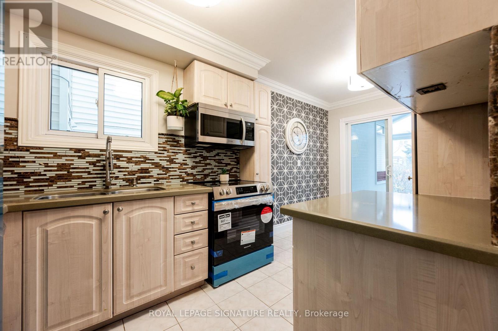 3376 Nighthawk Trail, Mississauga, Ontario  L5N 6G5 - Photo 12 - W12682280