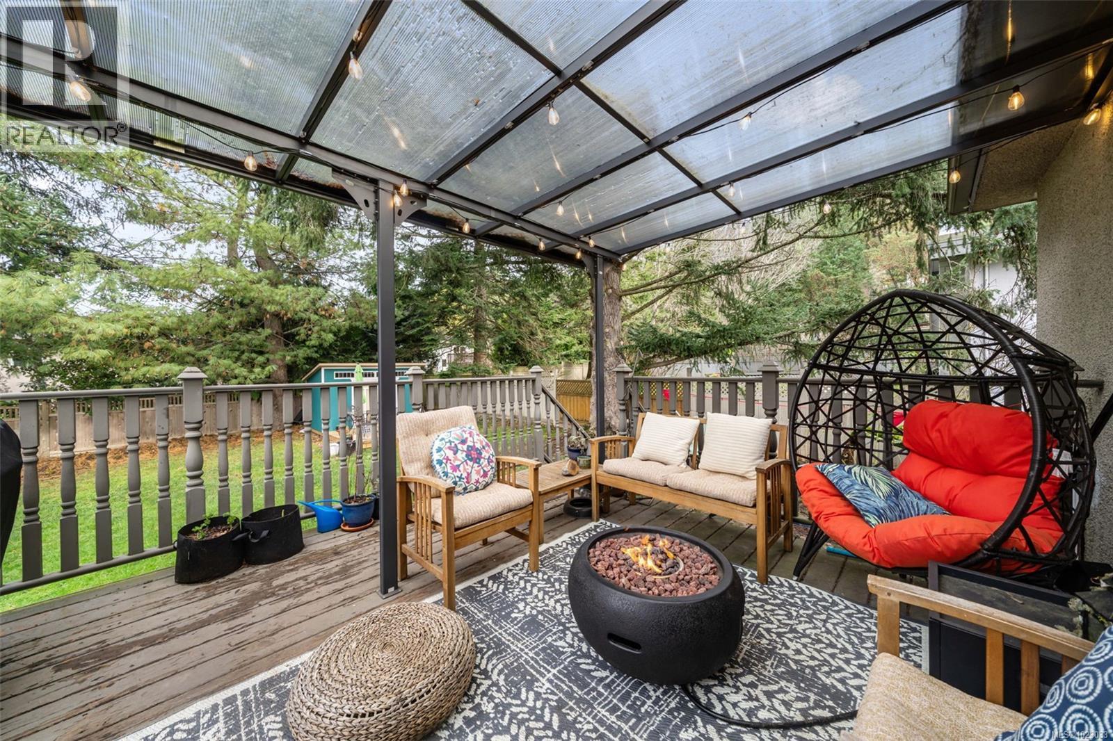 1232 Pearce Cres, Saanich, British Columbia  V8X 3S9 - Photo 14 - 1023033