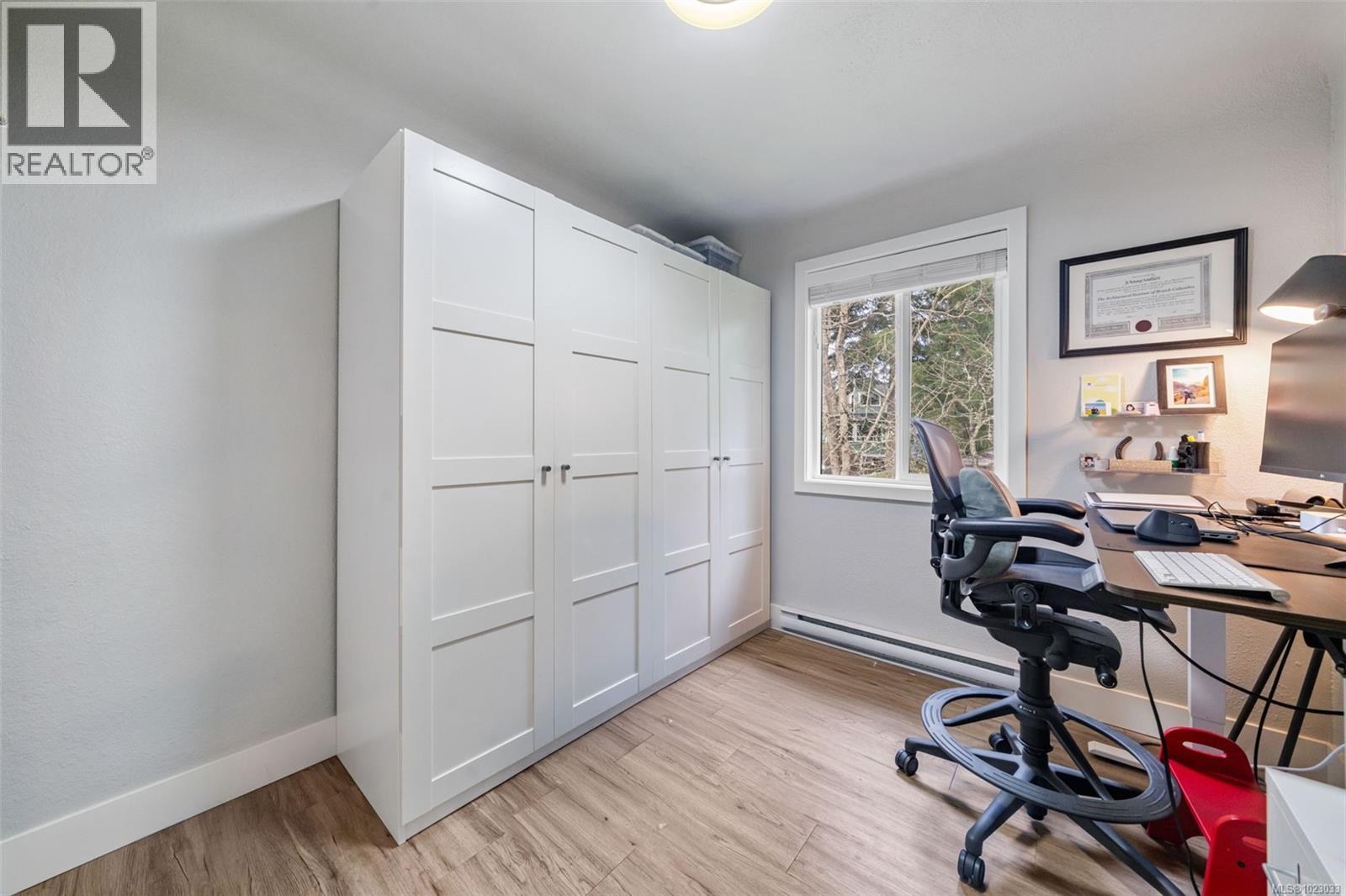 1232 Pearce Cres, Saanich, British Columbia  V8X 3S9 - Photo 19 - 1023033