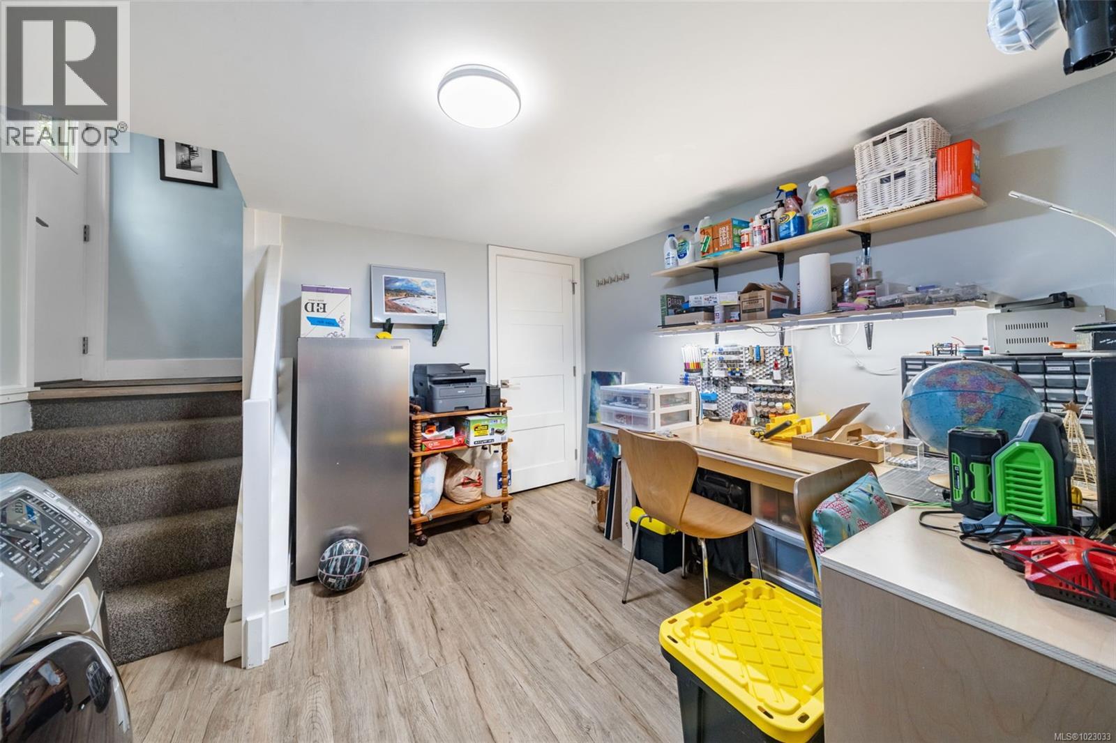 1232 Pearce Cres, Saanich, British Columbia  V8X 3S9 - Photo 21 - 1023033