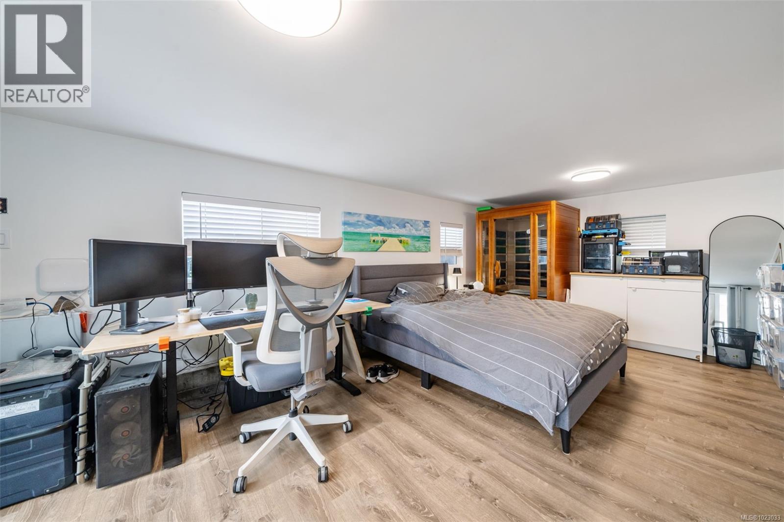 1232 Pearce Cres, Saanich, British Columbia  V8X 3S9 - Photo 23 - 1023033