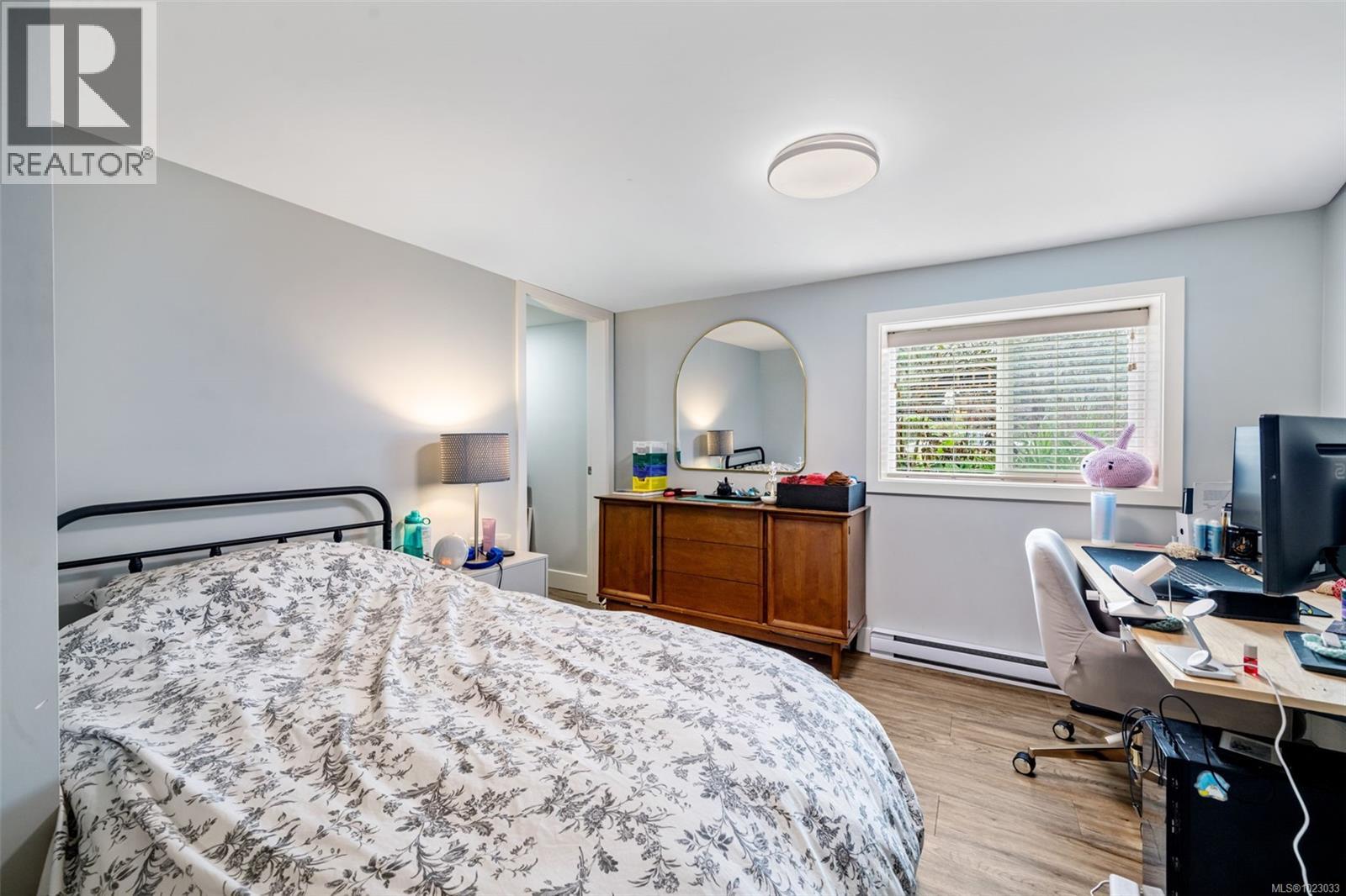 1232 Pearce Cres, Saanich, British Columbia  V8X 3S9 - Photo 24 - 1023033