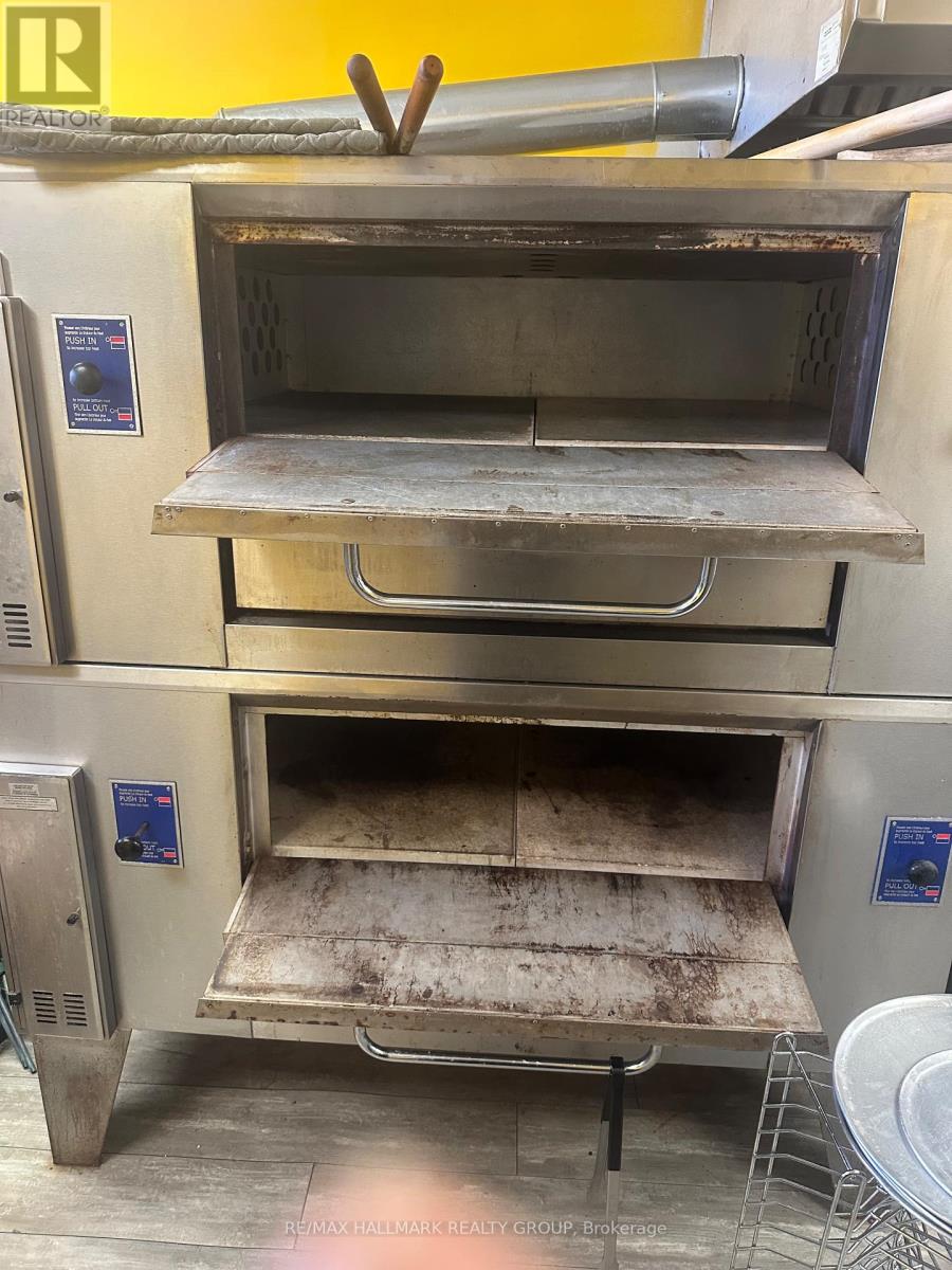 8154 Jeanne-D'arc Blvd N Boulevard, Ottawa, Ontario  K1E 2H5 - Photo 9 - X12570016