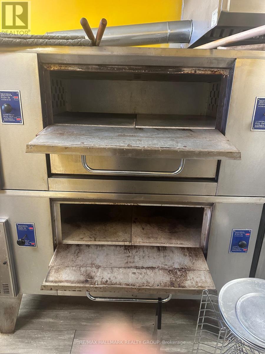 8154 Jeanne-D'arc Blvd N Boulevard, Ottawa, Ontario  K1E 2H5 - Photo 7 - X12570016