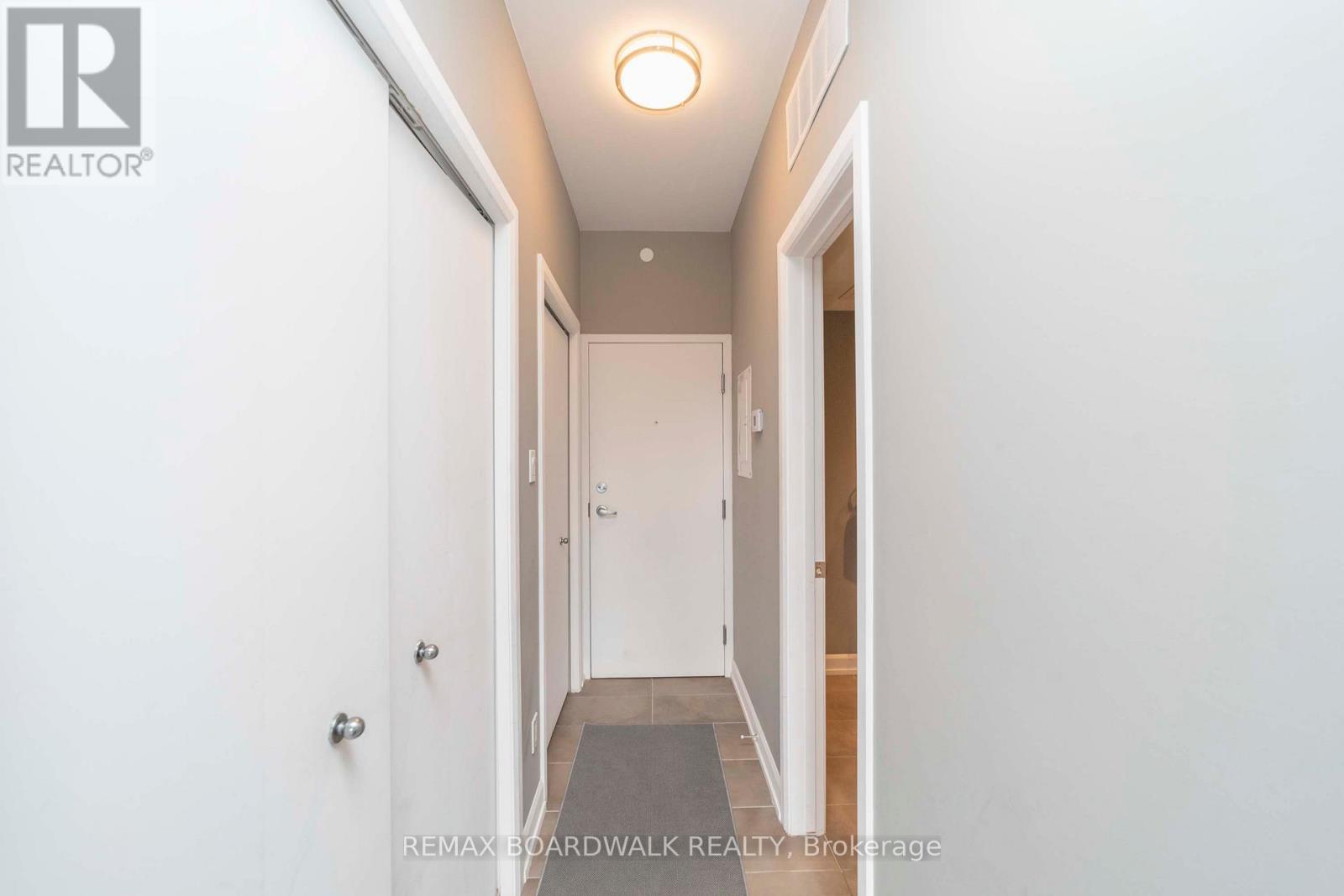 503 - 150 Greenfield Avenue, Ottawa, Ontario  K1S 5W6 - Photo 3 - X12592632