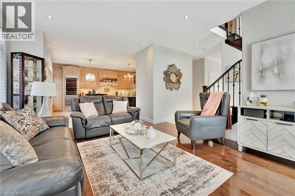 3 Rianna Court, Hamilton, Ontario  L9B 0G3 - Photo 10 - 40769543