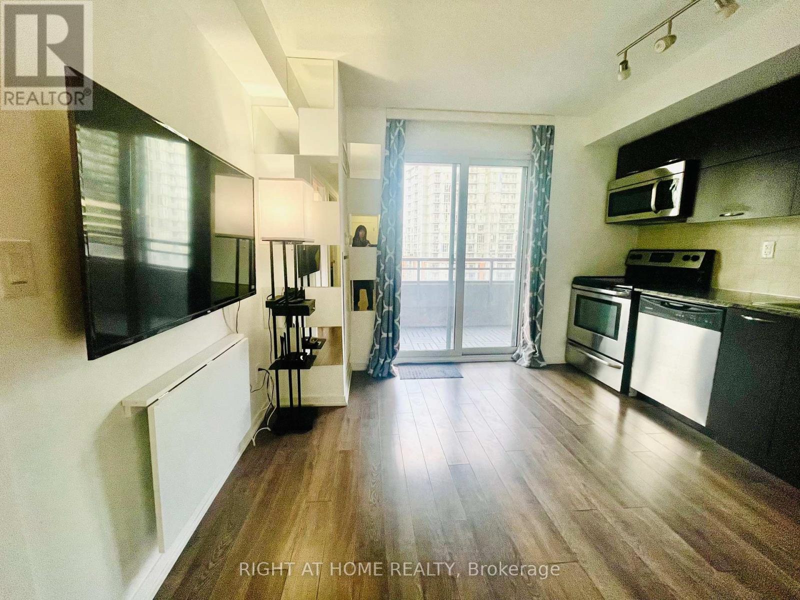 720 - 38 Joe Shuster Way, Toronto, Ontario  M6K 0A5 - Photo 11 - C12687080