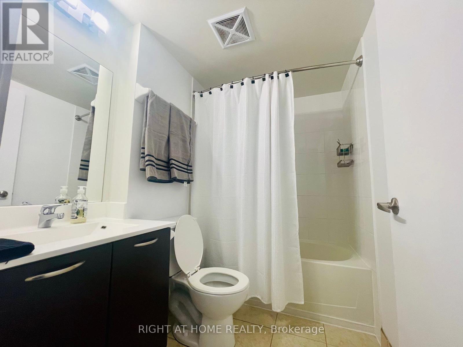 720 - 38 Joe Shuster Way, Toronto, Ontario  M6K 0A5 - Photo 14 - C12687080