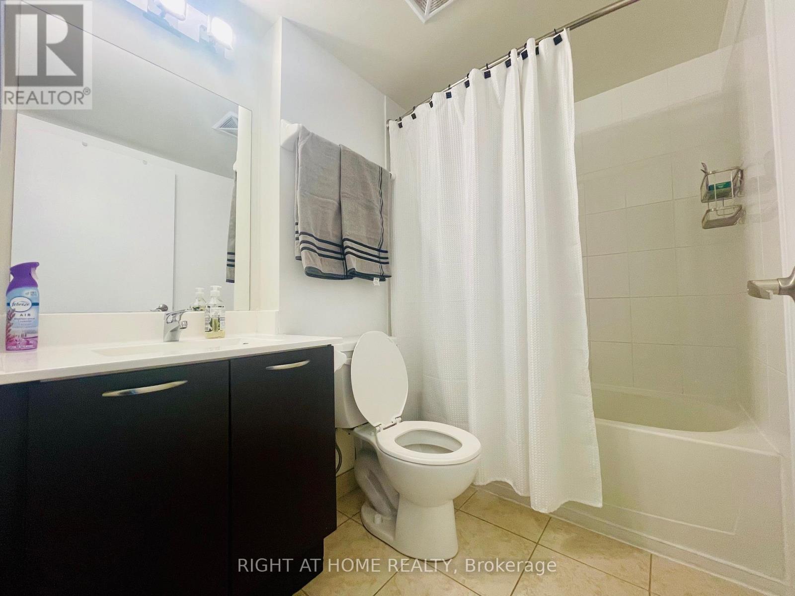 720 - 38 Joe Shuster Way, Toronto, Ontario  M6K 0A5 - Photo 15 - C12687080