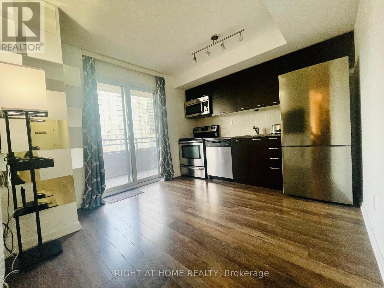 720 - 38 Joe Shuster Way, Toronto, Ontario  M6K 0A5 - Photo 9 - C12687080