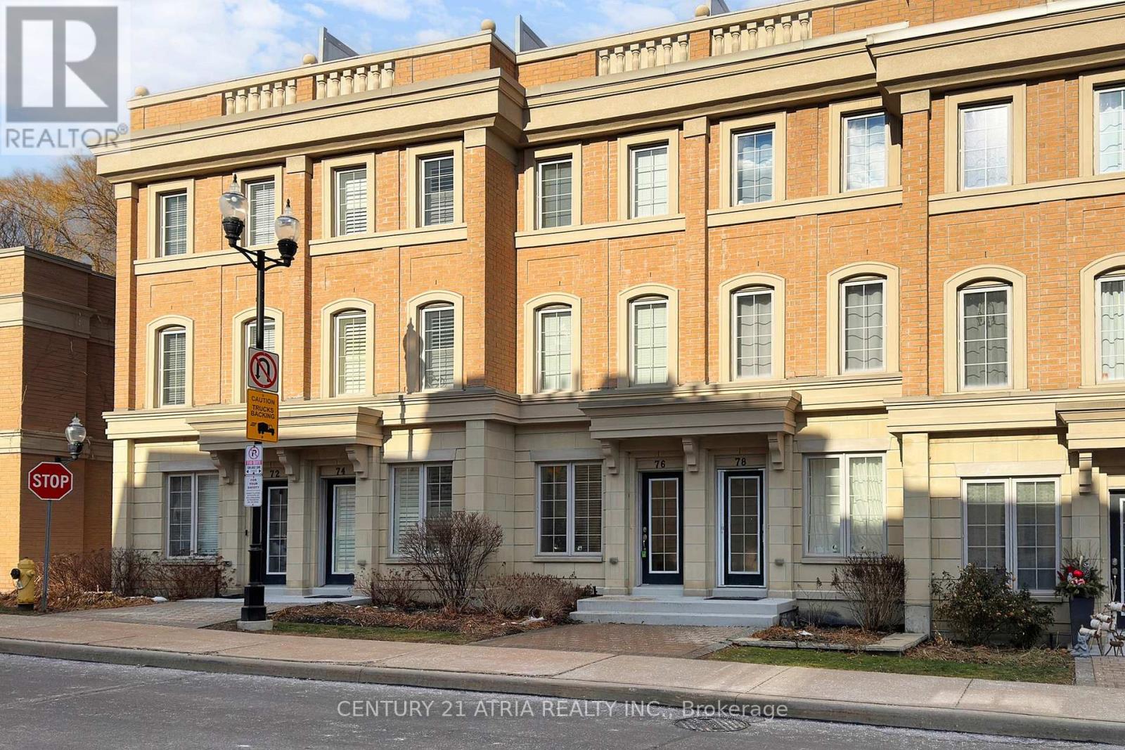 76 HARGRAVE LANE, Toronto, Ontario