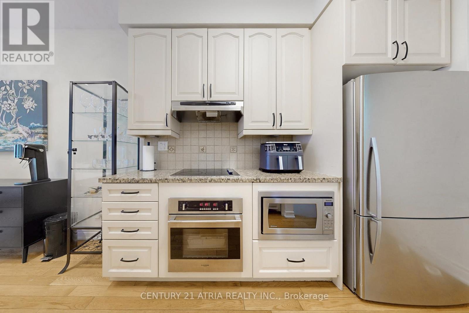 76 Hargrave Lane, Toronto, Ontario  M4N 0A4 - Photo 7 - C12687092