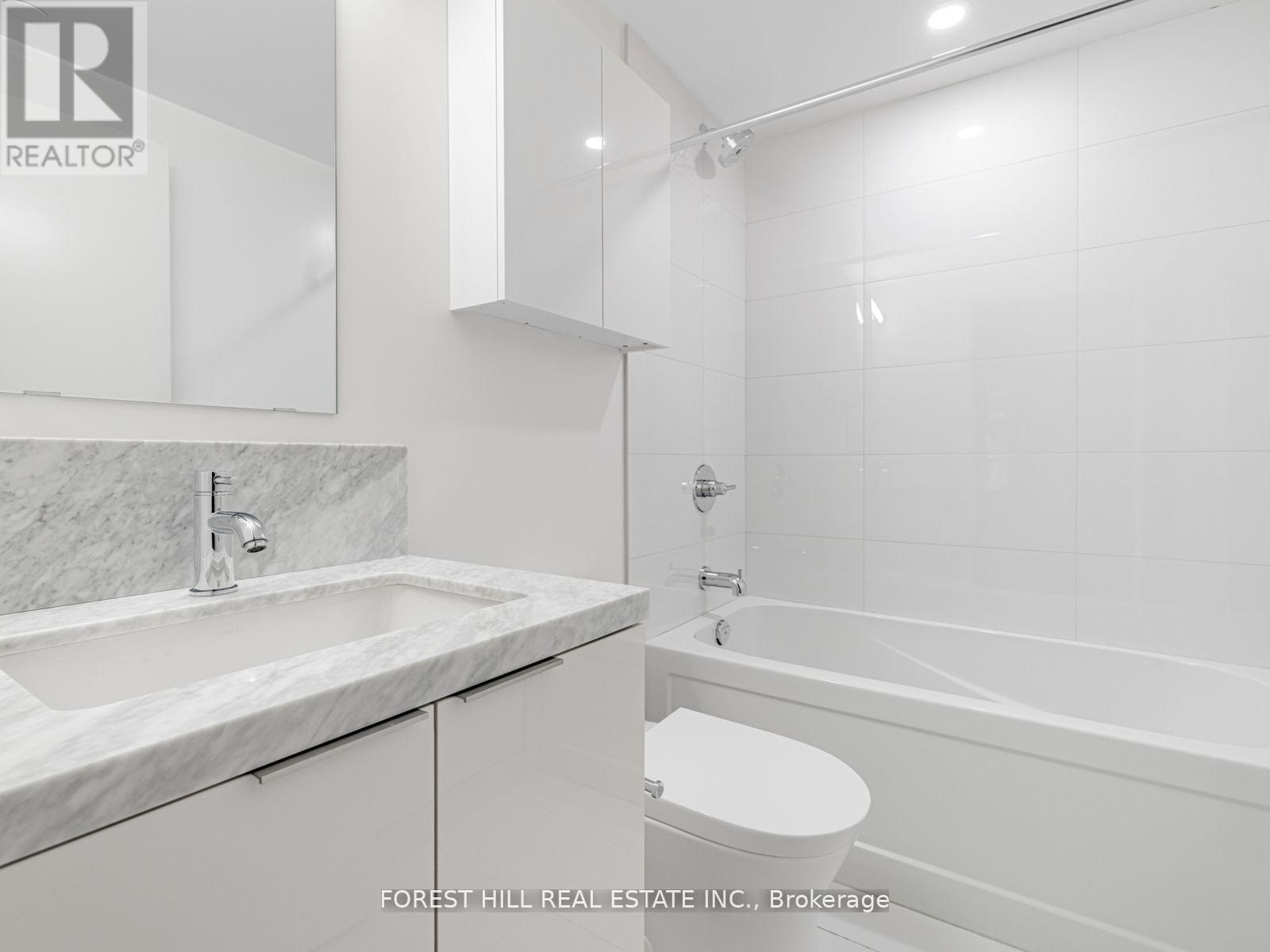 1104 - 238 Simcoe Street, Toronto, Ontario  M5T 0E2 - Photo 4 - C12687114