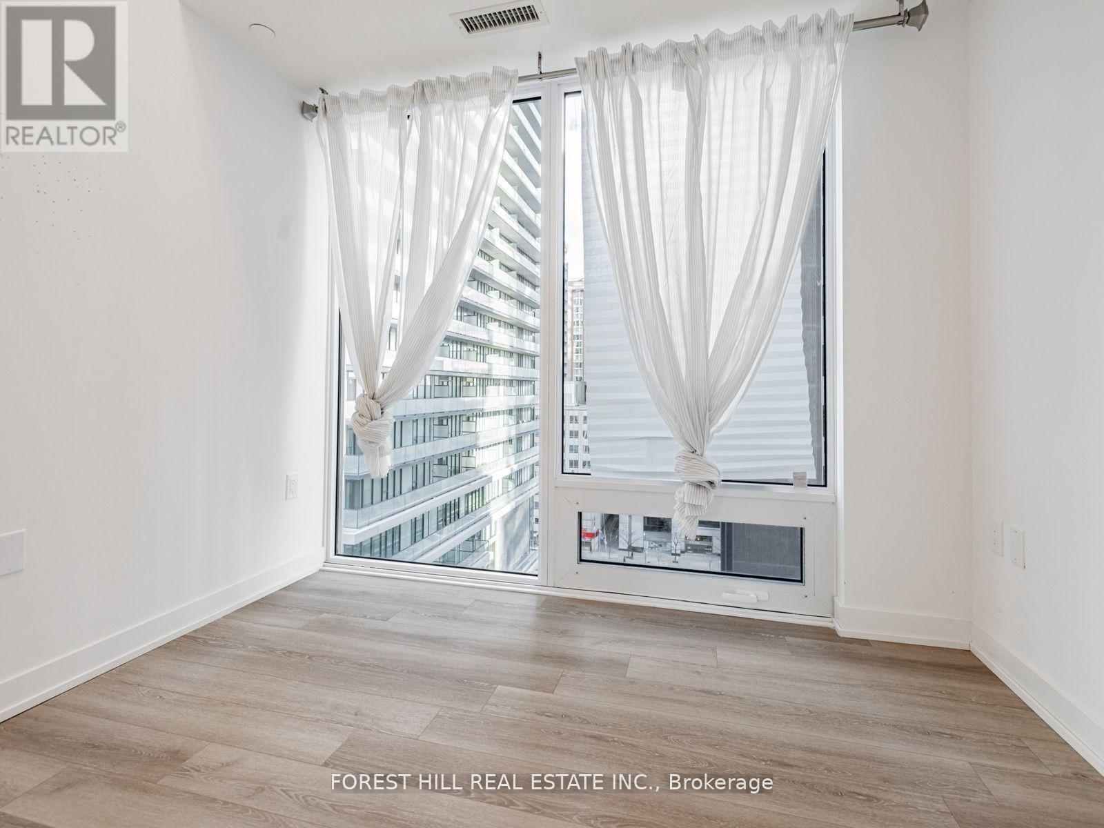 1104 - 238 Simcoe Street, Toronto, Ontario  M5T 0E2 - Photo 6 - C12687114